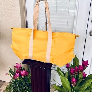 Elizabeth Arden Travel  and Crossbody Bag